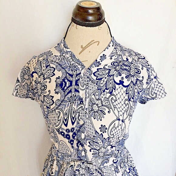 Atmosphere Women  Dress Size 4 Blue White Cap Sleeve Button Half Way Front Tied - Picture 4 of 12